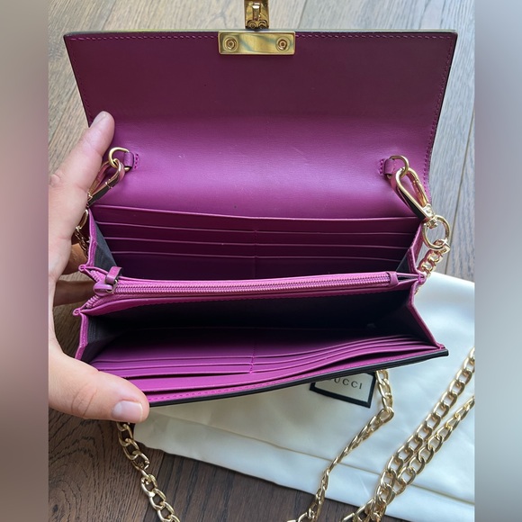 Gucci padlock wallet on a chain - Picture 7 of 12